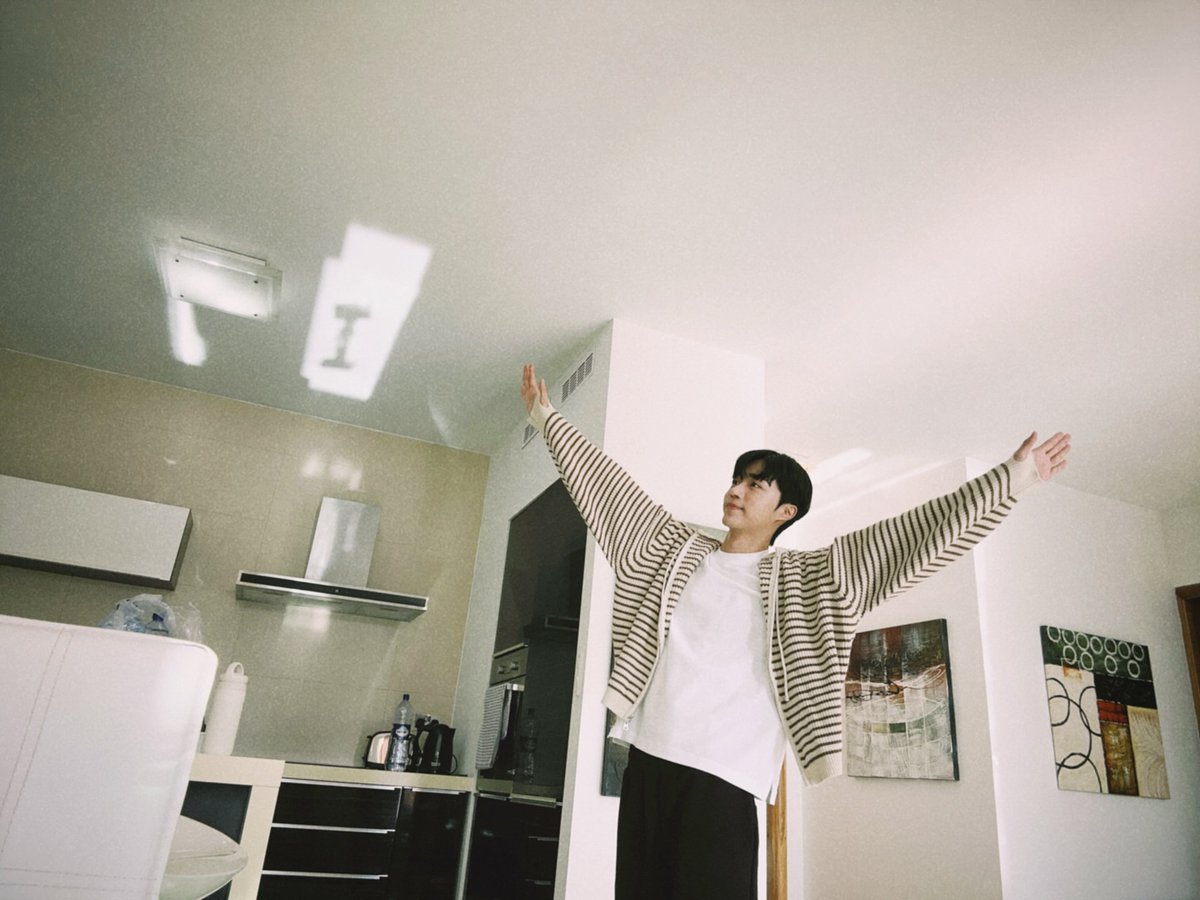 __Aru____'s tweet photo. 유럽이나 미국 생각했는데 유럽이었군아.
여행 잘하고 왕.
여행하고나면 차기작도 제에발🙏

@shihchengxuan

#석승현
#石承泫
#shihchengxuan
#石承泫Xuan
#I_wanna_always_be_by_your_side https://t.co/OC13n2EDv3