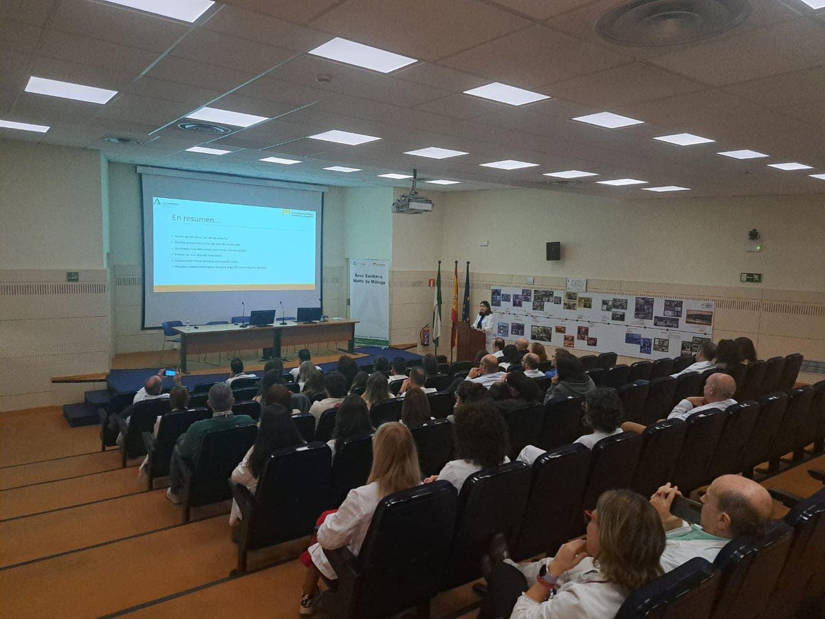 SaludNorteMalag's tweet photo. Esta mañana hemos celebrado nuestra sesión clínica hospitalaria coordinada por el Dr. Antonio Ruiz Serrato y presentada por la Dra. Estrella Morejón que reúne a todos los facultativos y personal sanitario del hospital para debatir sobre un caso clínico.
#ASNMAvanza
#asnmtecuida https://t.co/NBYHV29iDC