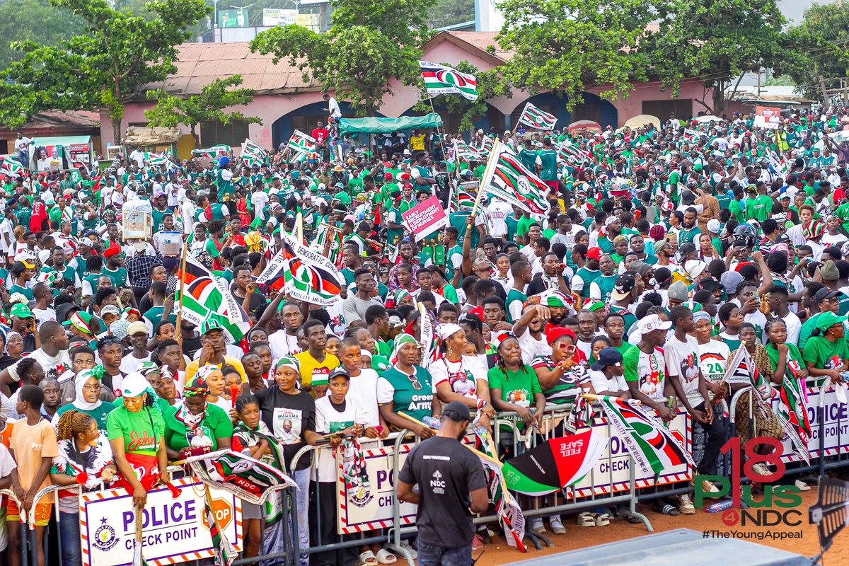 18plus4ndc's tweet photo. The Green Wave 💚

#VoteForMahama #ResettingGhana #24HourEconomy #JohnAndJane2024 https://t.co/4hiG1CwTL2