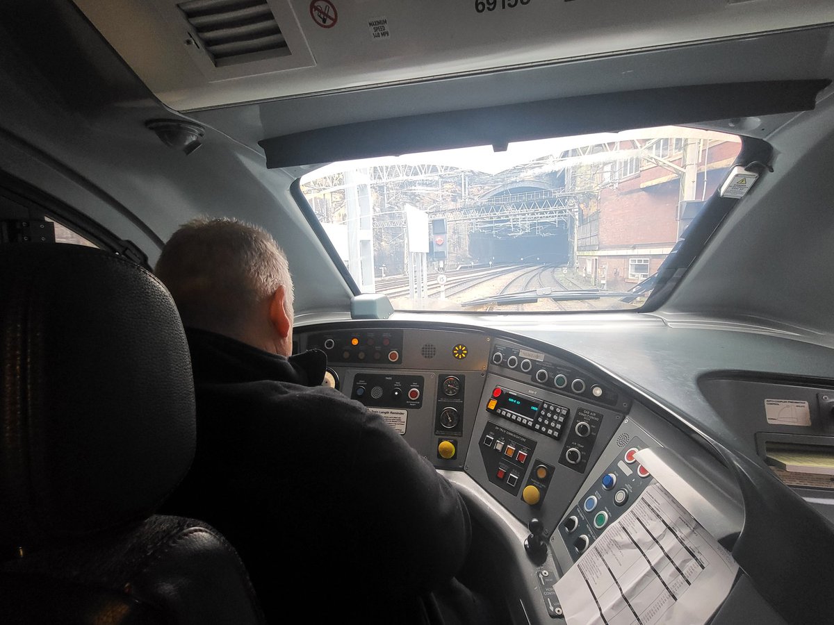 katdaz01's tweet photo. Journey of a lifetime cab ride on @AvantiWestCoast Liverpool to London. Won this year on @RBF1858 auction, if you are a train enthusiast like my Husband check out their next auction 2025! https://t.co/DKelRoBf3J