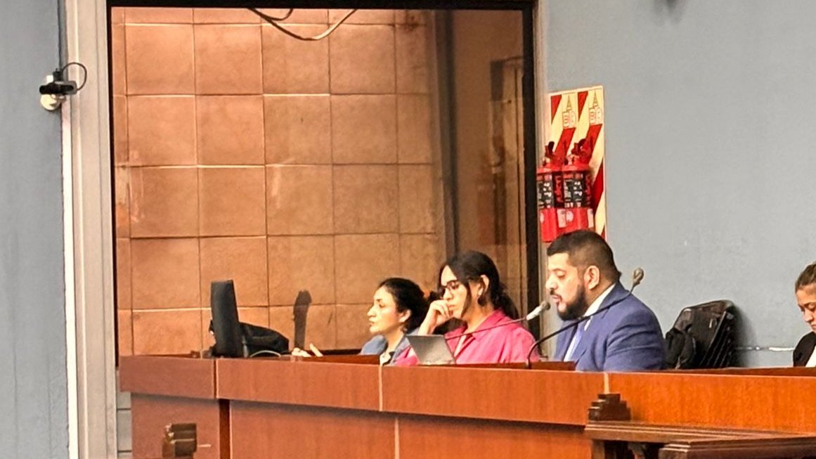 PCamuna's tweet photo. LESA HUMANIDAD. APROPIACIÓN. A partir de las 9.30 alegaremos junto a Valentina García Salemi por el MPF en el 1er juicio por apropiación de un niño nacido en cautivero durante el terrorismo de estado en Tucumán. El caso de Mario, nacido en el CCD V. Urquiza en 1976 https://t.co/kgttovAqgT