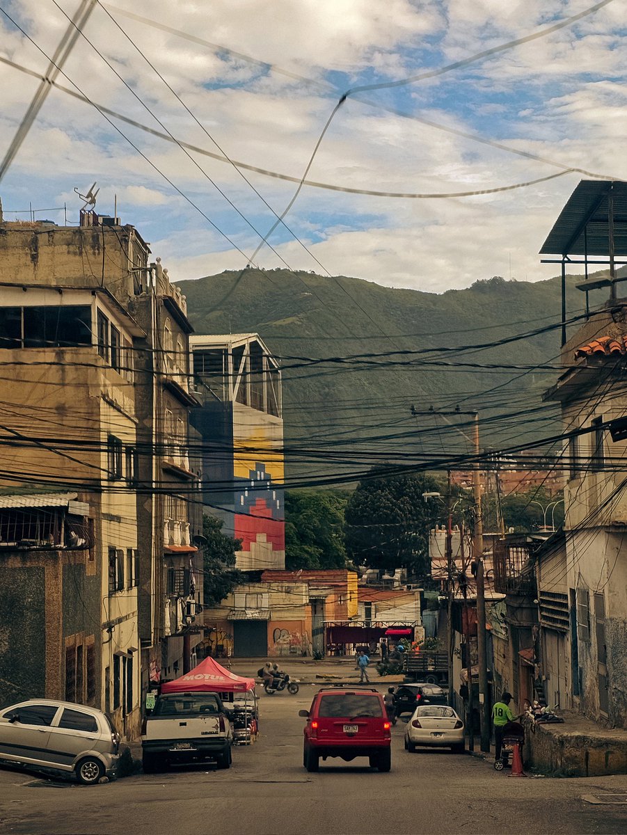 _johanlopez's tweet photo. Oeste de Caracas https://t.co/PhqOcL3HMA
