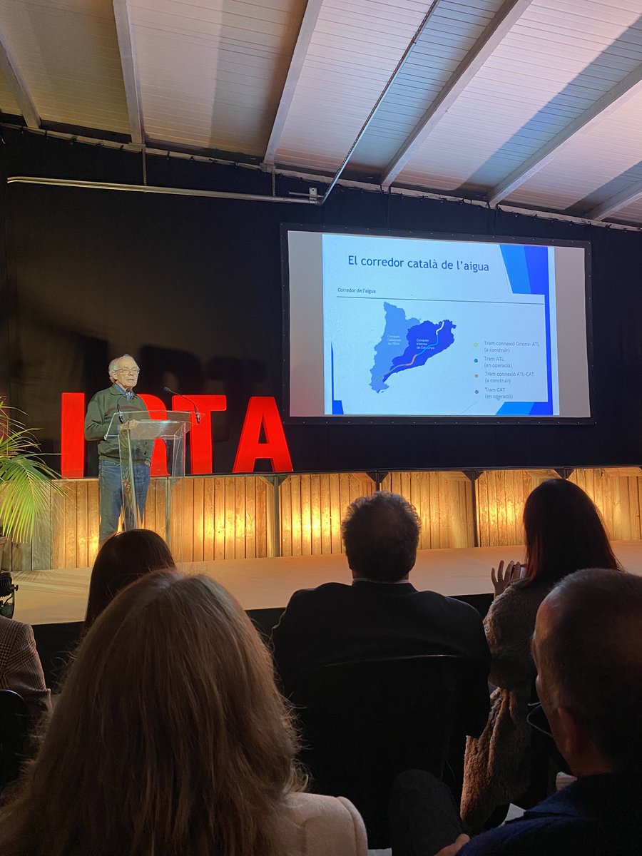irtacat's tweet photo. El #canviclimàtic és un repte clau per a l’agricultura: des de projeccions climàtiques i gestió de l’aigua fins a l’impacte en cultius fruiters, llenyosos i herbacis. Experts i agricultors reflexionen sobre l’adaptació, innovació i sostenibilitat. 🌡️💧🌾

#IRTA  #agroalimentacio https://t.co/tyekYz56nP