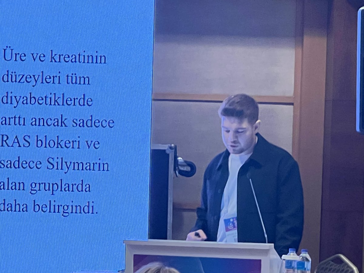 RKazancioglu's tweet photo. BVU intörnü Nevzat Ataberk Kılıç 41. Ulusal Nefroloji Kongresinde bilimsellik komitesi projesini başarı ile sundu. 👏#ulusalnefro24 @bezmialemtip https://t.co/Gbr60nS892