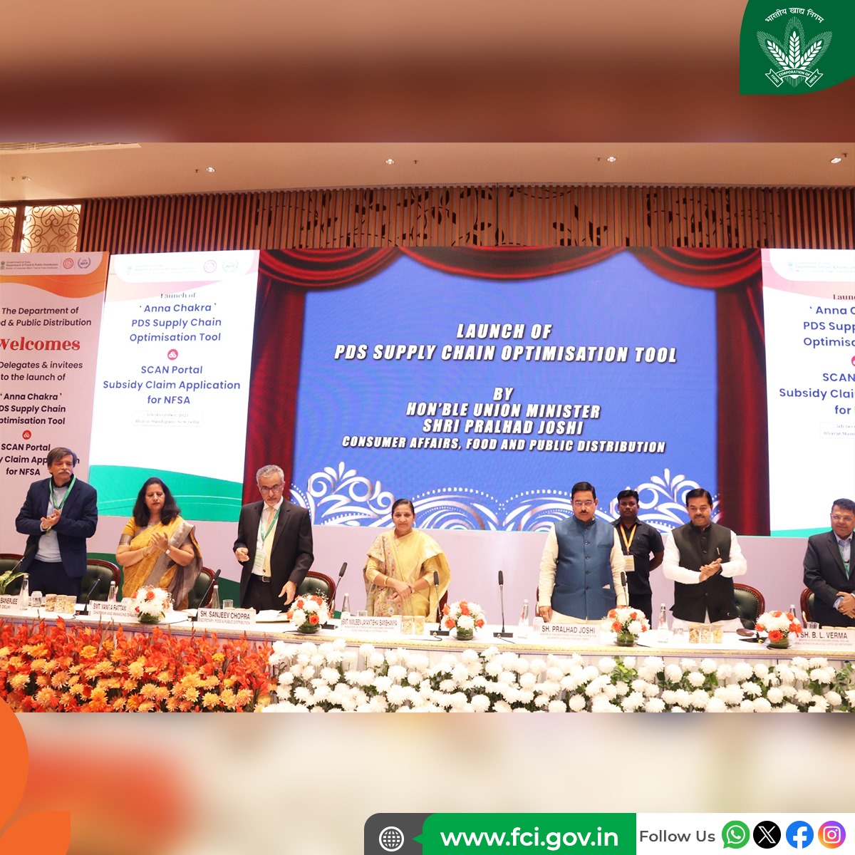 FCI_India's tweet photo. Sh Pralhad Joshi, Union Minister CA, F&PD introduced the Anna Chakra app on December 5, 2024, aimed at enhancing the efficiency of the Public Distribution System (PDS) supply chain, along with the Subsidy Claim Application for NFSA (SCAN) at Bharat Mandapam in New Delhi. 

#TechTransformation #PDS #AnnaChakra #SCAN #NFSA #FCI #India