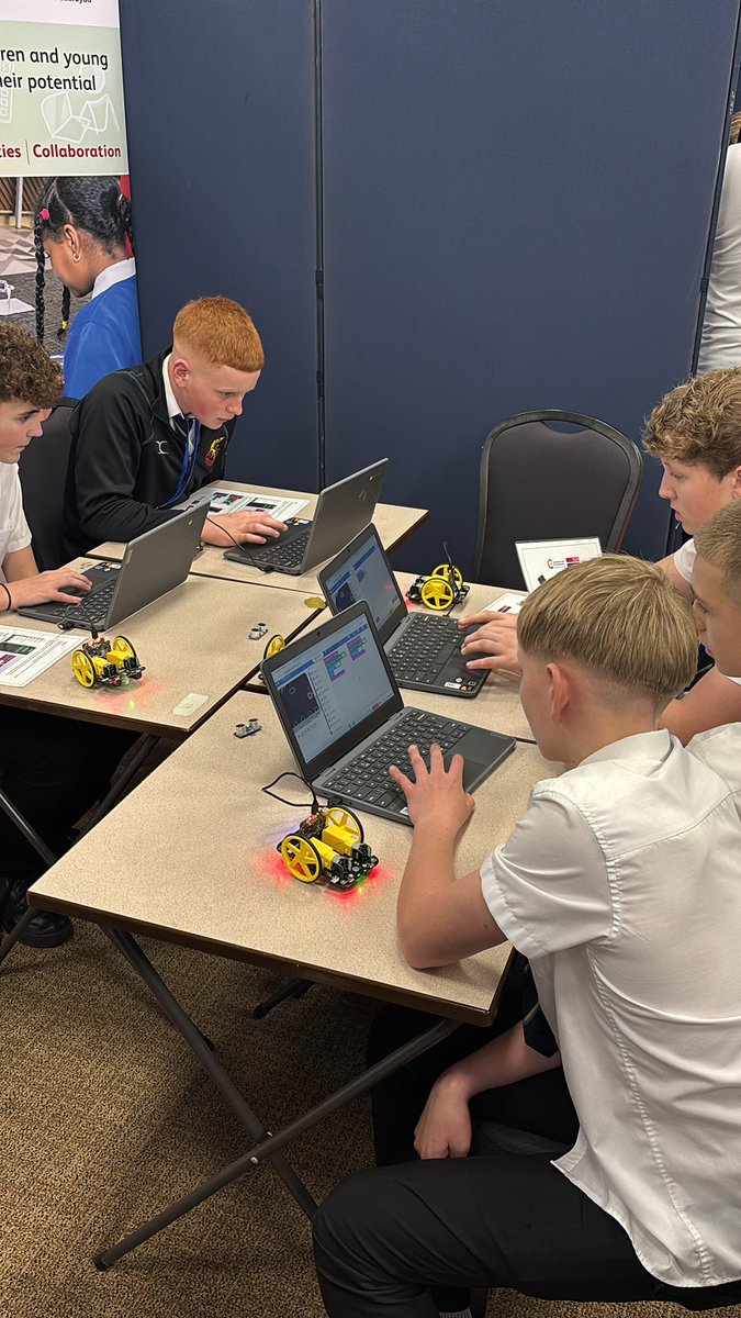 Looking around at the insight zone learning about different careers using STEM <a href="/teentechevent/">TeenTech</a>