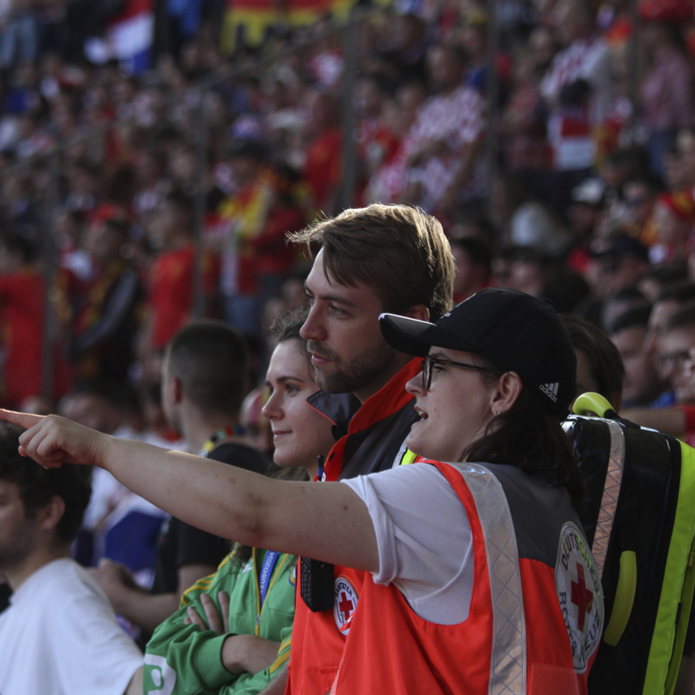 Katastrophenschützer widmen rund 9 Tage dem Ehrenamt (Foto: S. Weicken/DRK)

Mehr auf skverlag.de | #Rettungsdienst #Notfallsanitäter #Rettungssanitäter #Notarzt #Feuerwehr #Bevölkerungsschutz #Katastrophenschutz #Ehrenamt #DRK #Berlin 

bit.ly/41jLhpX