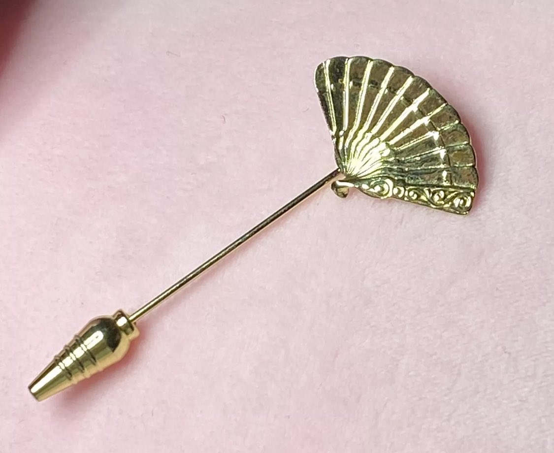 StuffWeFind1's tweet image. Great collectible piece to give as a gift! Auction ends tonight! 🤩

Vintage 1/20 12kt Gold Filled Fan Stick Pin - Original Packaging - Hat Pin

ebay.com/itm/1767091670…

#vintage #pin #hatpin #jewelry #giftidea
#auction #ebay #fan #HolidayGiftGuide