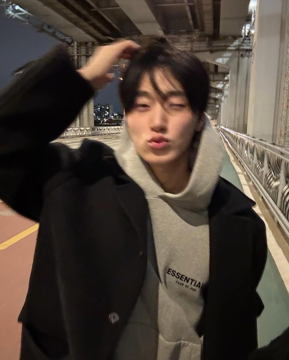 choi7an's tweet photo. I couldn’t resist his beauty https://t.co/oxA3JCmngJ