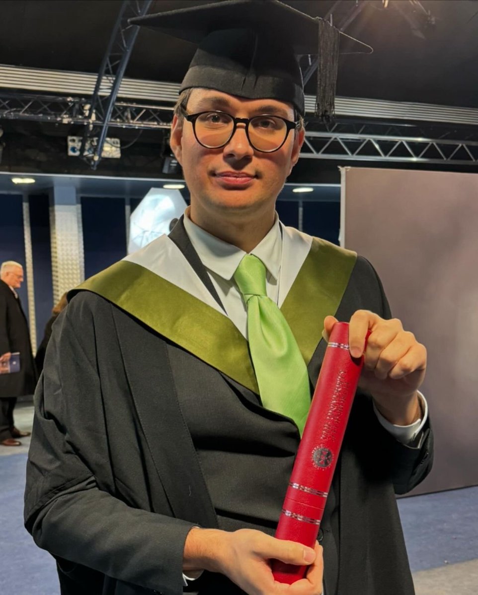 uoe_online's tweet photo. Well done! Your determination has led you here 🌟👏The future looks bright for our online learning graduates!

#EdinburghGrad #UoEOnline https://t.co/bSb9vXXS4H