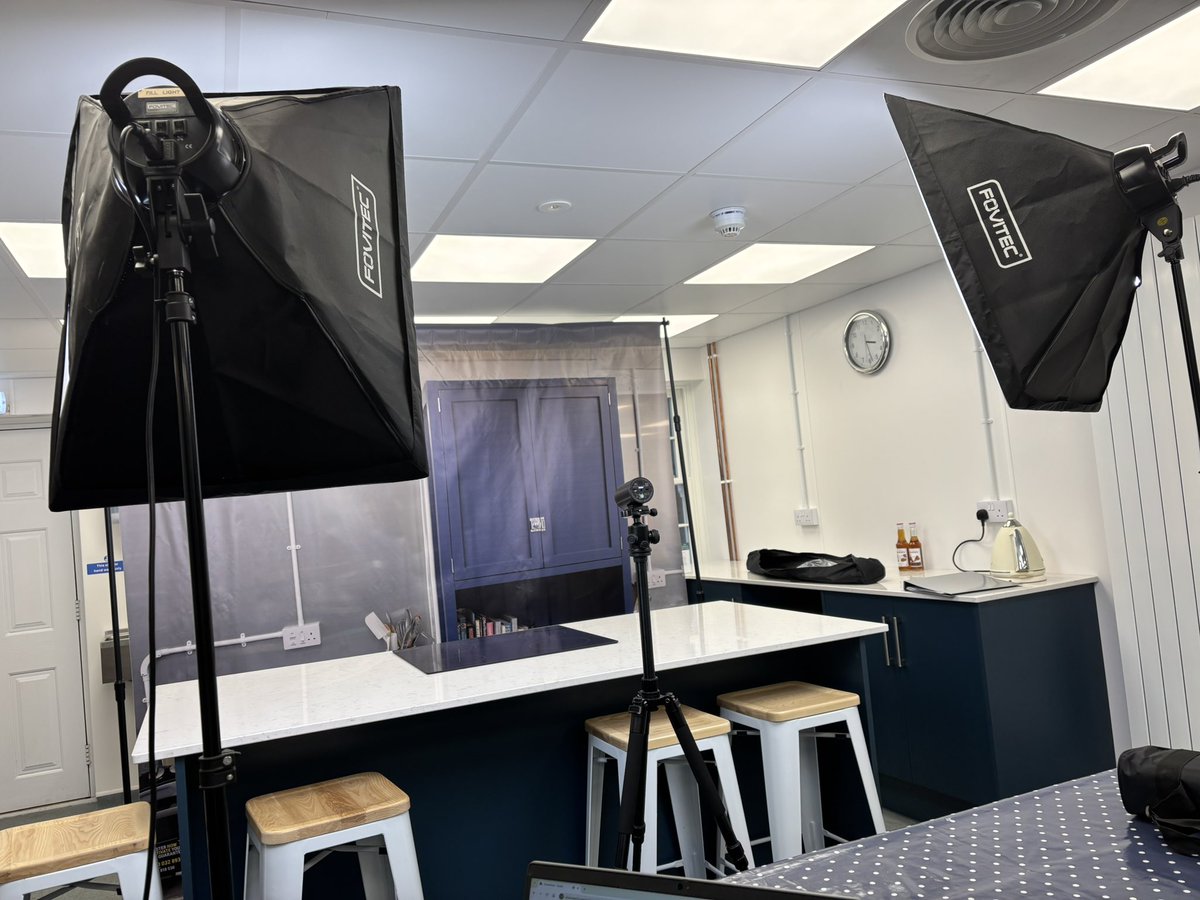 fascinatingfood's tweet image. This morning I had the pleasure of talking to Chris Mann on BBC Radio Cambs about Christmas Dinner on a budget and next week we are going live with a cookery demo for Virtual Village Hall.
Listen on iplayer!
#ferryprojectcookeryschool
#cookeryclasses 
#helpingthehomeless