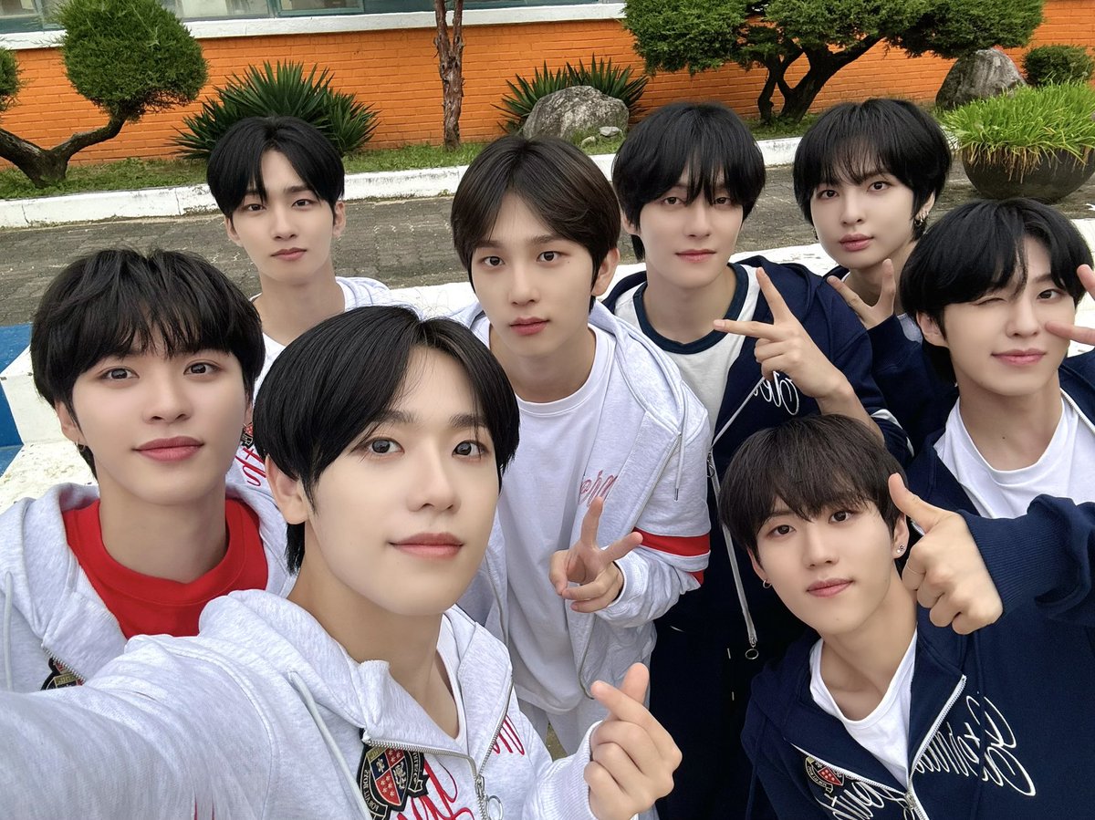 [🎁]
제니스🫶 학.생.부 2화 재밌게 보셨나요?
EPEX는 학.생.부에서 보물찾기 성공❗️
제니스는 이미 EPEX란 보물찾기 성공💎💖

#EPEX #이펙스 #Eight_Apex #위시 #금동현 #뮤 #아민 #백승 #에이든 #예왕 #제프 #학생들을부탁해 #학생부