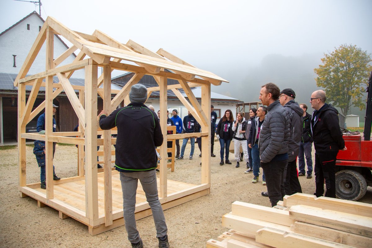 TDK_Corporation's tweet photo. 🐐🐏Recently, Team Members from different European locations and Group Companies joined forces to construct shelters for various farm animals. The event was organized as part of the annual TCDP program.

#TDK #TDKUnited #TCDP #volunteering #IVD2024 https://t.co/yLKfpIG1c2