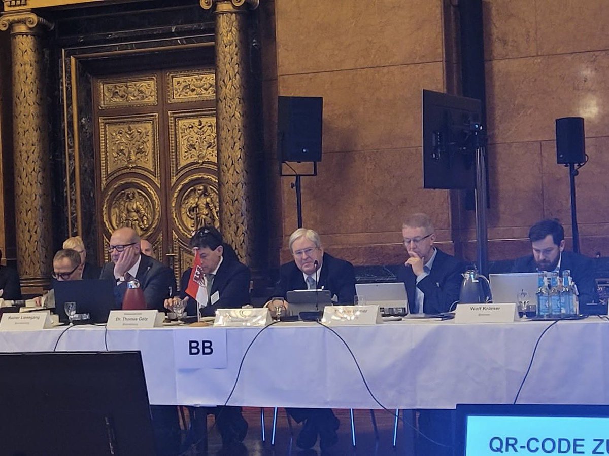 joergstb's tweet photo. 101. #ASMK. Dominierendes Thema war die „Sicherung der #Zukunfts- und #Funktionsfähigkeit des #Sozialstaates“. Vom Veranstaltungsort Hamburg geht hierzu eine fraktionsübergreifende Initiative aus. Ein gutes Signal! https://t.co/dlLu2g8N9c