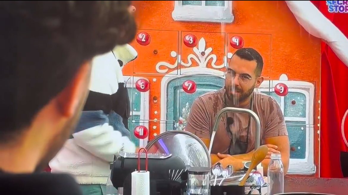 Já é a segunda vez que o João passa dos limite! 
Mas afinal existem regras neste reality? 

TVI É UMA VERGONHA 🤡 #sstvi
