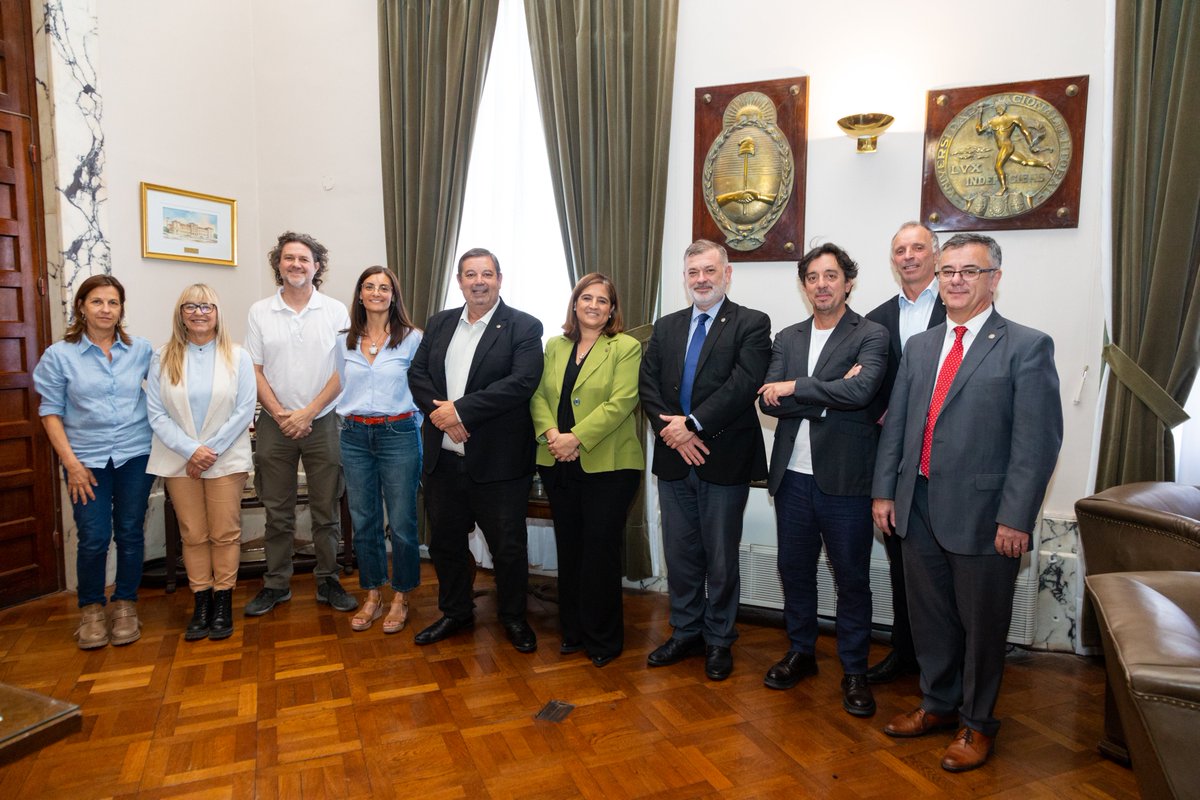 Internacionales UNL (@interunl) on Twitter photo El IEA Litoral firmó un acuerdo con el Colegio de arquitectos ✍️
La <a href="/UNLitoral/">Universidad del Litoral</a> y el Colegio de Arquitectura y Urbanismo de la provincia de Santa Fe (Distrito 1) establecieron un convenio específico de cooperación para trabajar en conjunto.
📰 unl.edu.ar/noticias El IEA Litoral firmó un acuerdo con el Colegio de arquitectos ✍️
La <a href="/UNLitoral/">Universidad del Litoral</a> y el Colegio de Arquitectura y Urbanismo de la provincia de Santa Fe (Distrito 1) establecieron un convenio específico de cooperación para trabajar en conjunto.
📰 unl.edu.ar/noticias