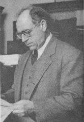 La vida de la Teoría del Derecho es realmente hermosa. Está llena de una gran cultura y de anécdotas maravillosas que dan cuenta de la ideología académica de los maestros. Uno de esos episodios es el que se cuenta de Karl Llewellyn, realista jurídico norteamericano.