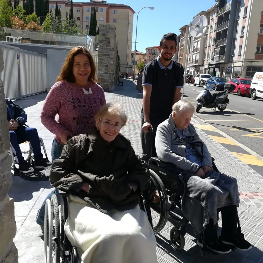 PROFESIONALES SOLIDARIOS tweet media