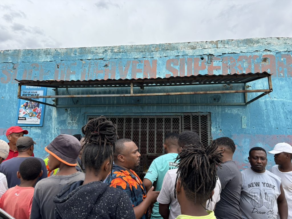 SpeakerofJoburg's tweet photo. We are closing the shop again after it was closed yesterday after a child was hospitalised due to contaminated achaar. We can’t keep doing the same thing with no results. We need follow ups to make sure the shop remains closed. @JoburgMPD  @SAPoliceService  help us.  #LetsFixJohannesburg