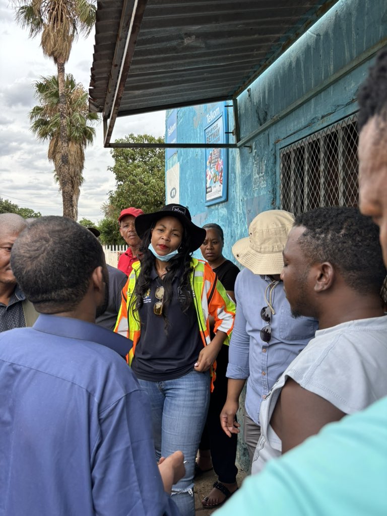 SpeakerofJoburg's tweet photo. We are closing the shop again after it was closed yesterday after a child was hospitalised due to contaminated achaar. We can’t keep doing the same thing with no results. We need follow ups to make sure the shop remains closed. @JoburgMPD  @SAPoliceService  help us.  #LetsFixJohannesburg