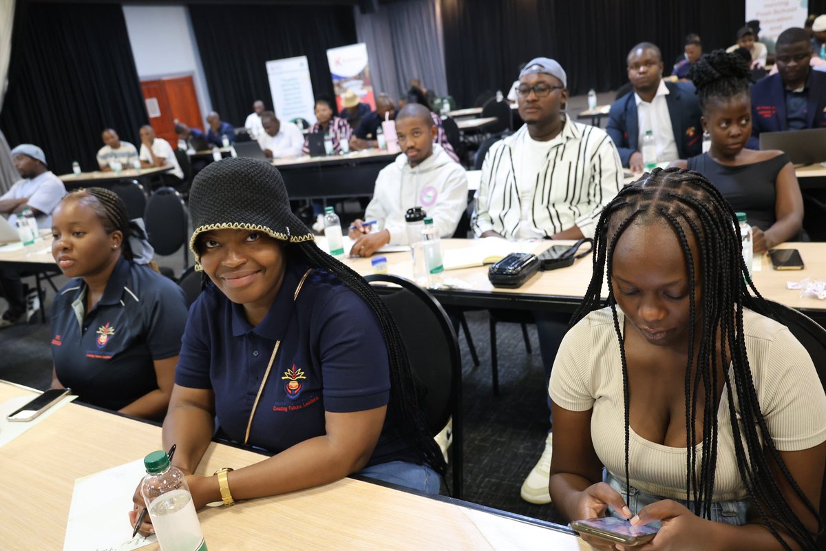 HigherEduGovZA's tweet photo. Purpose of SRCs workshop is to enhance their capacity to better respond & navigate through challenges to better serve students & deliver on their mandate.
#SRCCapacityBuilding
#SRCs
#Universities https://t.co/RI9aRv0ShY