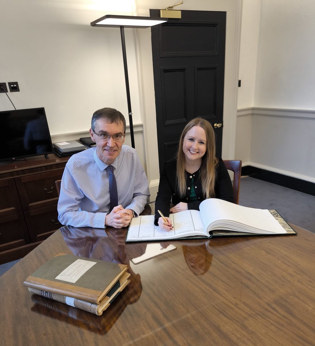 Farrell_Mairead's tweet image. Officially a member of the 34th Dáil!
Go raibh maith agaibh 💚
