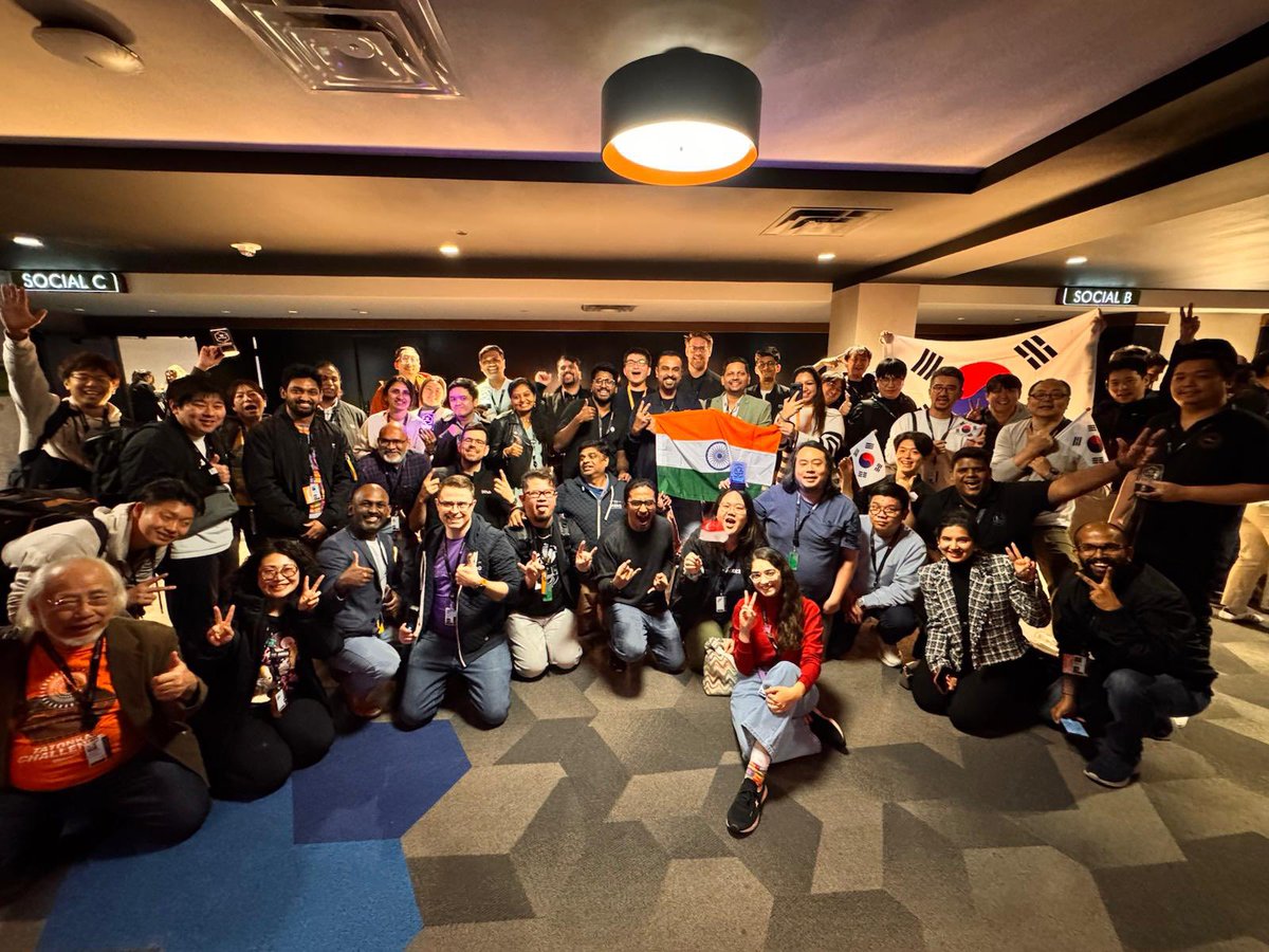 WeShallAWS's tweet image. AWS APJC Community User groups together at #AWSreInvent !
#awscommunity #awsheroes #awsusergroups