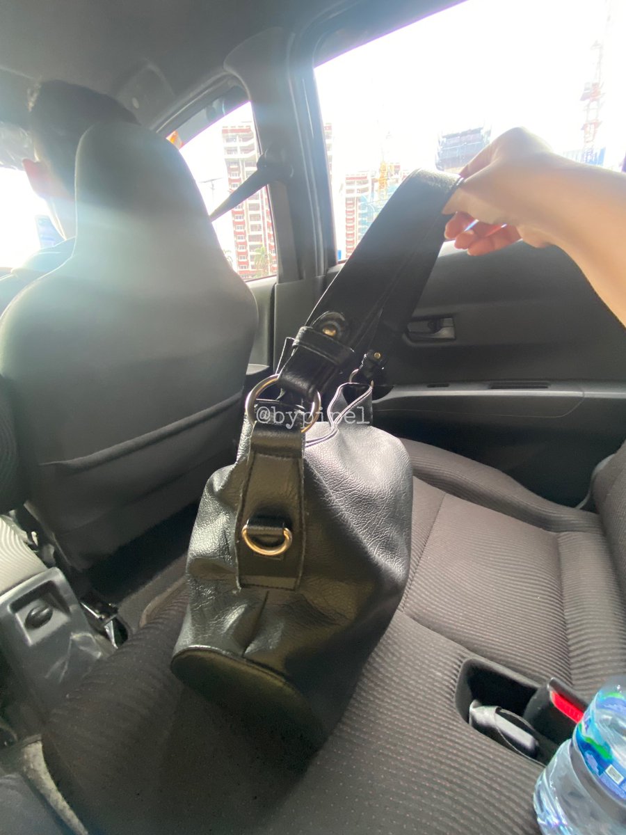 bypipel's tweet photo. Shoulder bag cemplang cemplung😍👌🏻
Kaum PALUGADA (Apa Lu Mau Gua Ada) wajib punya tas ini. Tas muat banyak dan ada resletingnya jadi aman. Bahan kulit sintetis gak ngelupas sampai skrg (des 24), after 2,5 tahun pake🫵🏻 Best cuma 120ribuan🥳

🔗 https://t.co/B4W0GKP5m0 https://t.co/qaVMTVo44u