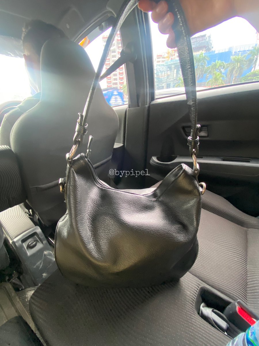 bypipel's tweet photo. Shoulder bag cemplang cemplung😍👌🏻
Kaum PALUGADA (Apa Lu Mau Gua Ada) wajib punya tas ini. Tas muat banyak dan ada resletingnya jadi aman. Bahan kulit sintetis gak ngelupas sampai skrg (des 24), after 2,5 tahun pake🫵🏻 Best cuma 120ribuan🥳

🔗 https://t.co/B4W0GKP5m0 https://t.co/qaVMTVo44u