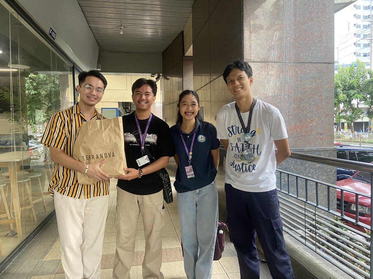 addufeat's tweet photo. The Future Educators of Ateneo warmly thank the DDC Future Educators’ Association for their generous donation of books for the children. Your kindness brings us closer to nurturing young minds and fostering a love for learning! 🌟

#TheBookKidYear3 📚
#NationalReadingMonth 🌟 https://t.co/AgnS6XjXuj