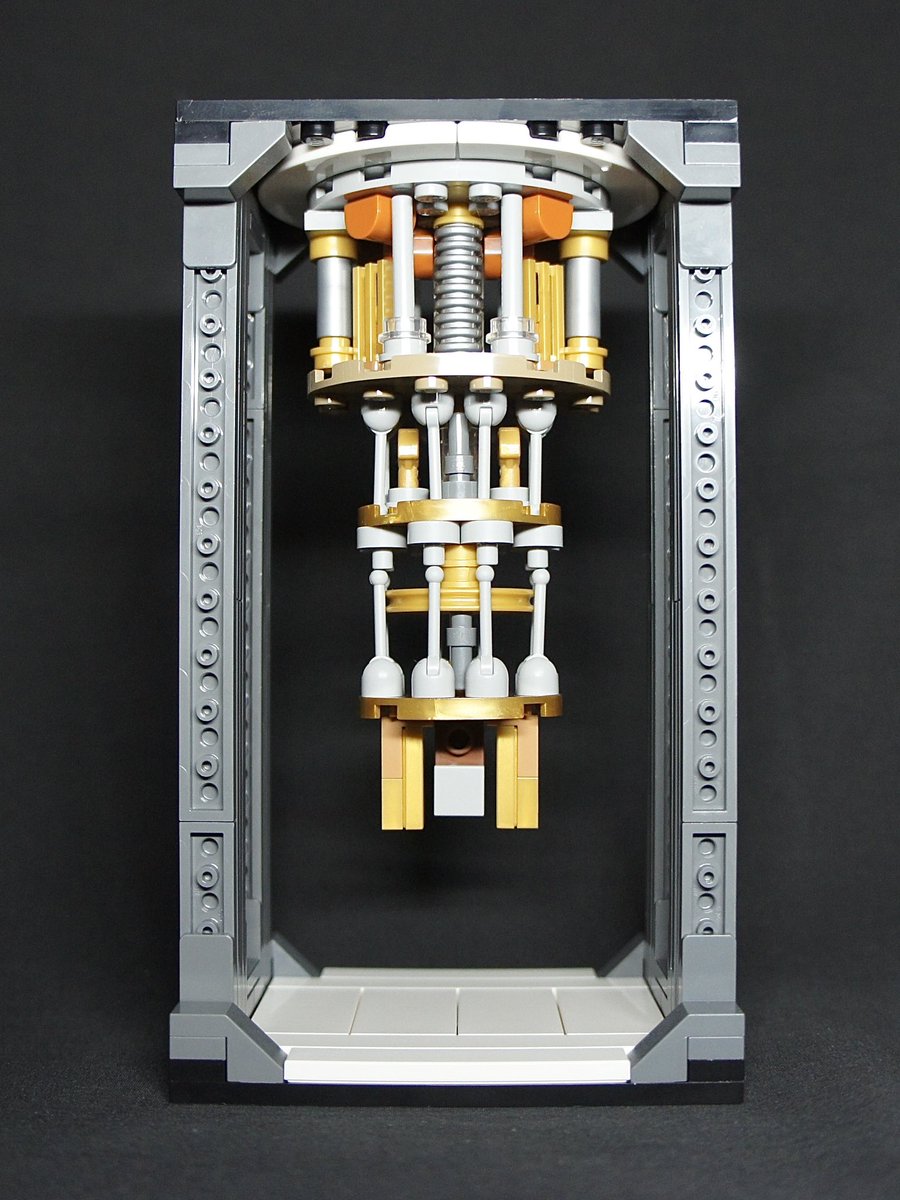 taiyomoc's tweet photo. LEGOでIBMの量子コンピューター「IBM Q System One」を物理的に組みました！！(一部構造変更)

もちろん構造もしっかり(接着なし)

#レゴ #LEGO #IBM #IBMQ #量子コンピュータ https://t.co/dm53VSoiHr