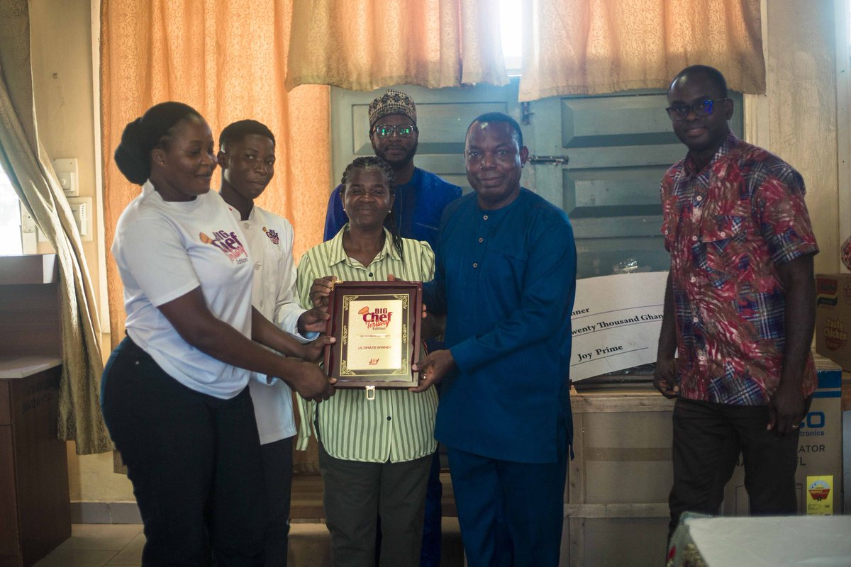 Official_HTU's tweet photo. HTU celebrates our #BigChefTertiary Season 2 CHAMPIONS! Sheriffa Salifu & King Jones Addoh defended our title! VCProf. @HonyenugaBQ awards them a 1-yr scholarship!
Congratulations !
#HTUPride #BigChefTertiary https://t.co/wZS3t3YzgU