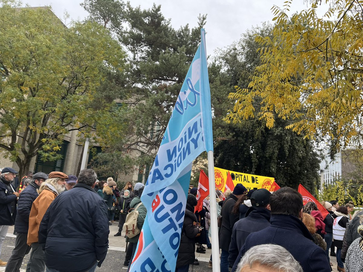 seunsa03's tweet photo. Dans l’Allier comme partout en France cette journée est 1 étape et 1 rappel.

 Nous vous le disons : le nouveau gouvernement doit entendre nos messages. La fonction publique n’est pas une variable d’ajustement budgétaire, ms le cœur battant de notre République. https://t.co/3zPf9d5fgV