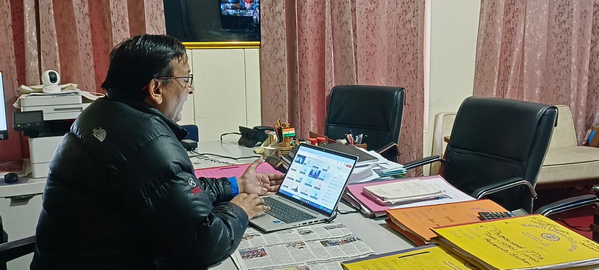 EPFOJAMMU's tweet photo. Sh. Rizwan Uddin, RPFC-I RO Jammu, EPFO chaired an online meeting with establishments on ELI Scheme and also instructed to ensure UAN Validity for ELI Scheme Participation. #EPFO #UAN #EmploymentIncentive #UnionBudget #LabourMinistry @LabourMinistry @socialepfo @rizwanepfo https://t.co/iNQw5v83iQ