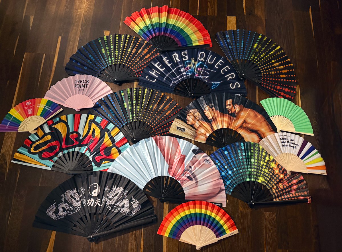 _roham_'s tweet image. Some people wave flags for Pride. I wave all of these fans... 🤭
🪭🪭🪭
(In case I haven&apos;t shown you them before)