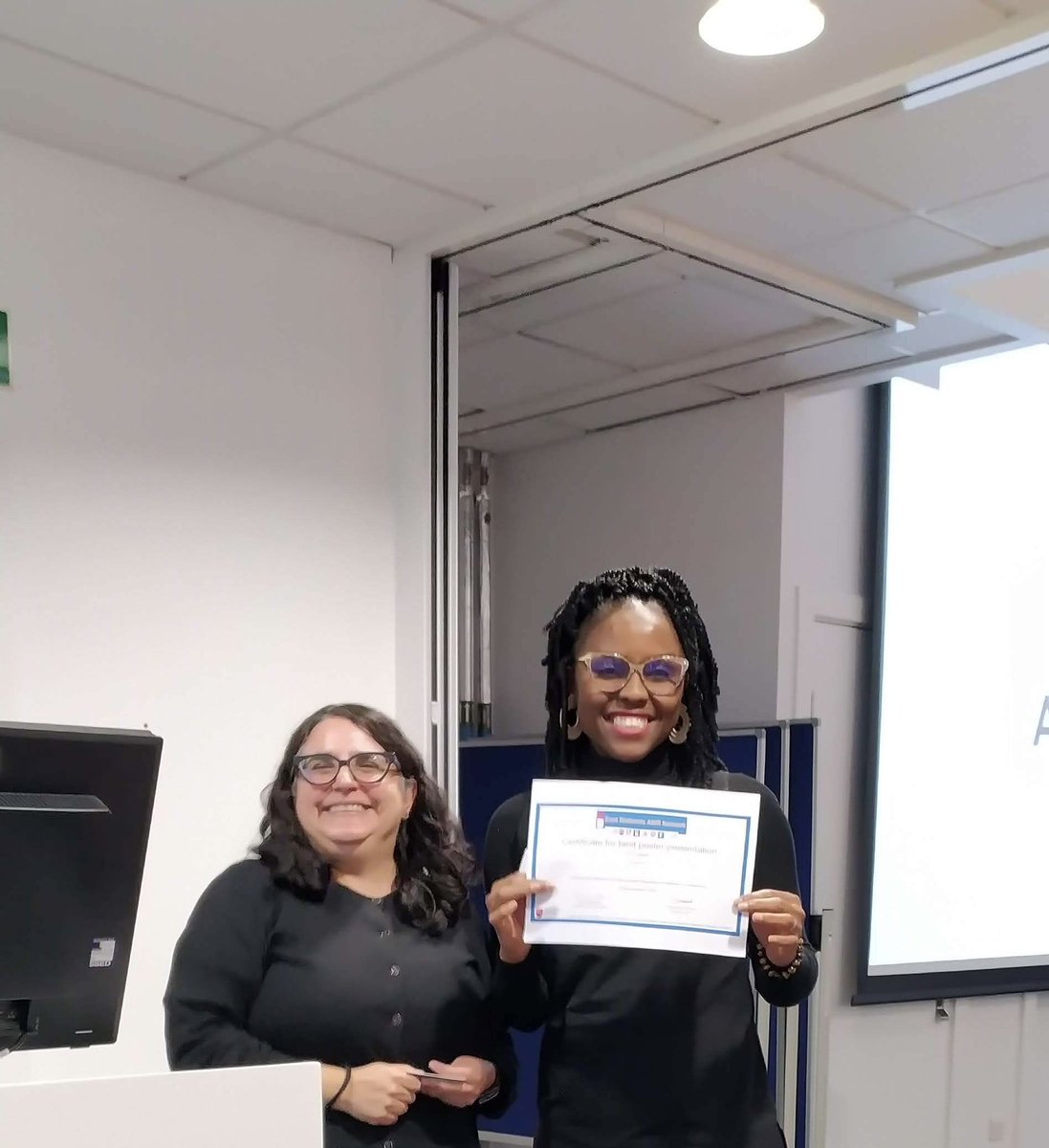 Yana66719423's tweet photo. It's never too late to celebrate😃! Glad to share that I won the Second Best Poster Prize at the East Midlands AMR Network Research Conference!
Grateful to my supervisory team @con_meehan @blackpassiflora @Dan_Whiley1 for their invaluable support! 💫 https://t.co/QgslFGtUp8