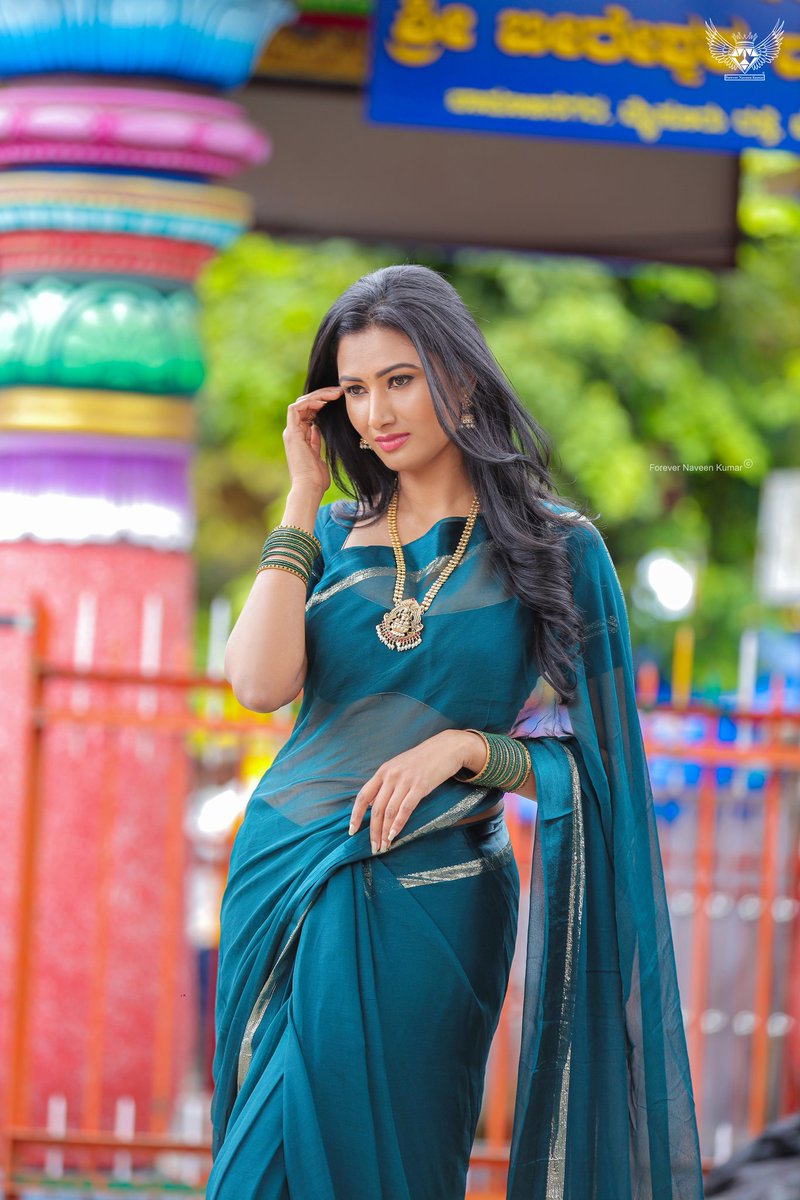 SamhitaVinya's tweet photo. #forevernaveenkumar #designernaveenkumar #samhitavinya #supermodel #showstopper #celebrity_showstopper #traditional #cutoutqueen #forevernaveenkumarcollections #samhitavinyasmile #halfsaree #forevernaveenkumarbrandambassoder
#expressionchallenge
#samhitavinyacollections
. https://t.co/Vd2LYXMa7r
