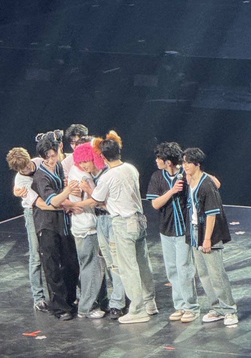 haniguni_v's tweet photo. 사이좋은 제베원 따라하깋ㅎㅎㅎㅎ https://t.co/SgiGLp8eMh