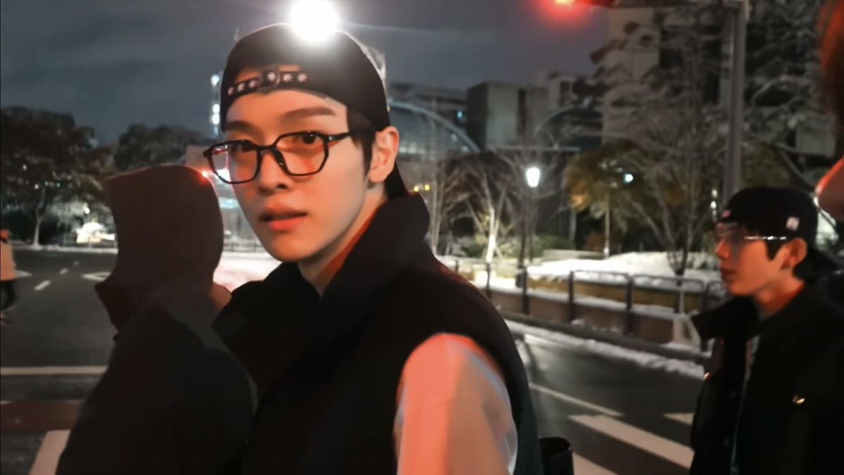 이즈 tweet media