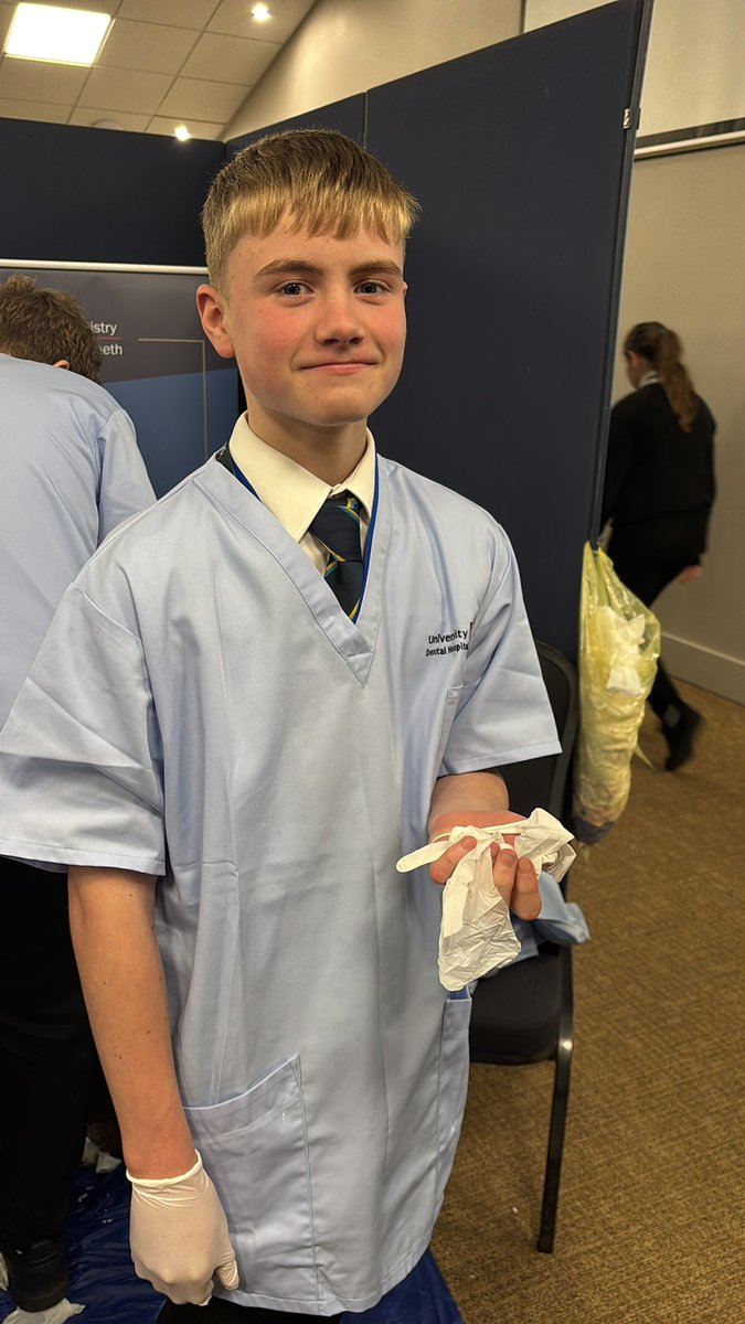 <a href="/CardiffDental/">School of Dentistry I Ysgol Deintyddiaeth</a> showing us how to make impressions though we’re not great at getting the gloves on <a href="/teentechevent/">TeenTech</a>