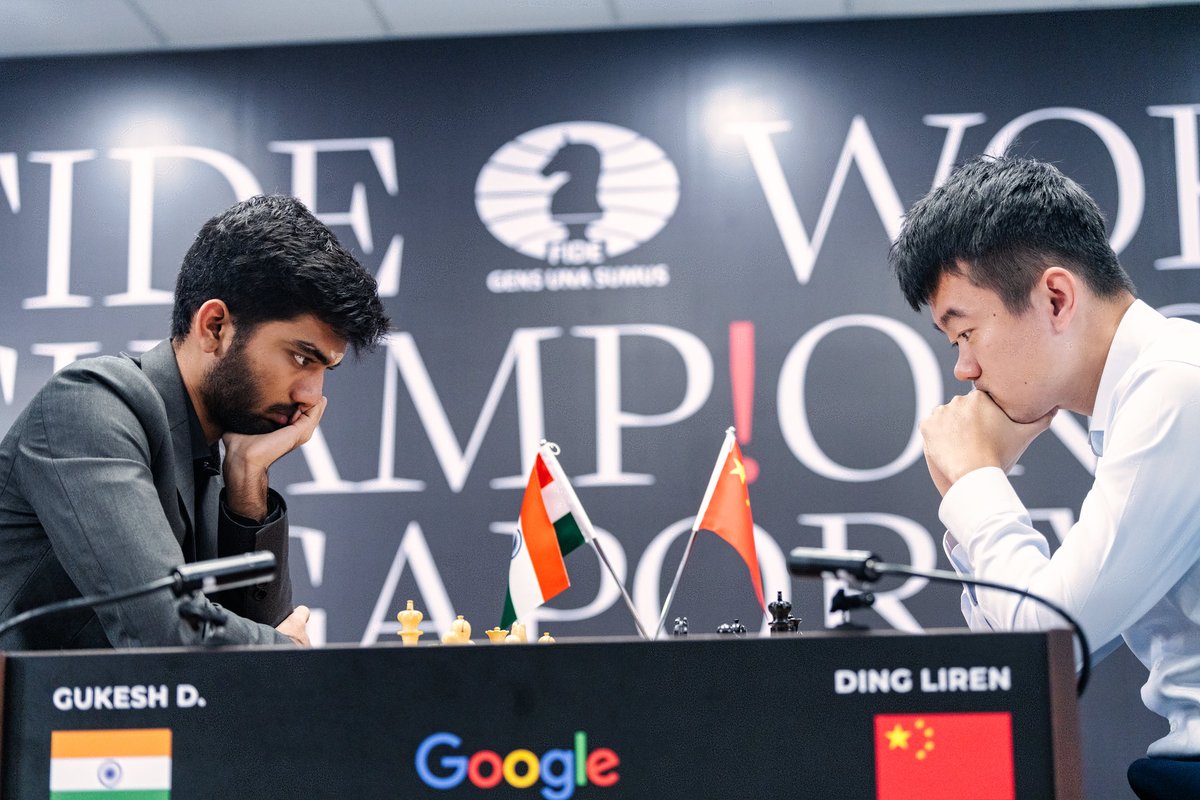 FIDE_chess's tweet image. Game 9 ends in a draw after 54 moves!

🇮🇳 Gukesh D brought an interesting idea to the table but 🇨🇳 Ding Liren was able to neutralize the initiative and liquidate to an equal ending. 

📷 Maria Emelianova