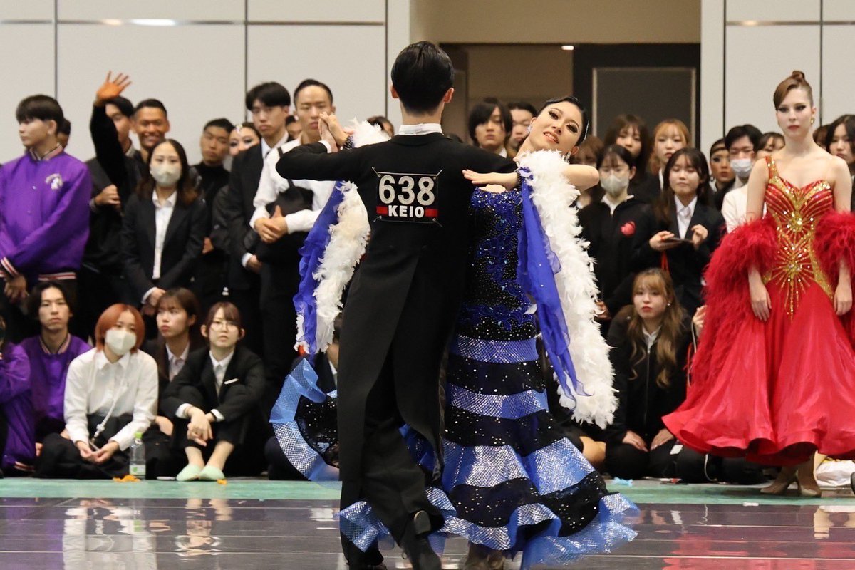 【冬全選手紹介⑤】
背番号 638
Q 小出・加藤組
メガネが似合わないイケメンリーダーこいで👓普段はポンコツだがダンスになると別人！？
どんな足型も一瞬で覚えちゃうスーパーパートナーまゆ🌹優雅な踊りとかっこいい中身がギャップ萌え👀
安定感とダイナミックさのある2人のクイックをご覧あれ！