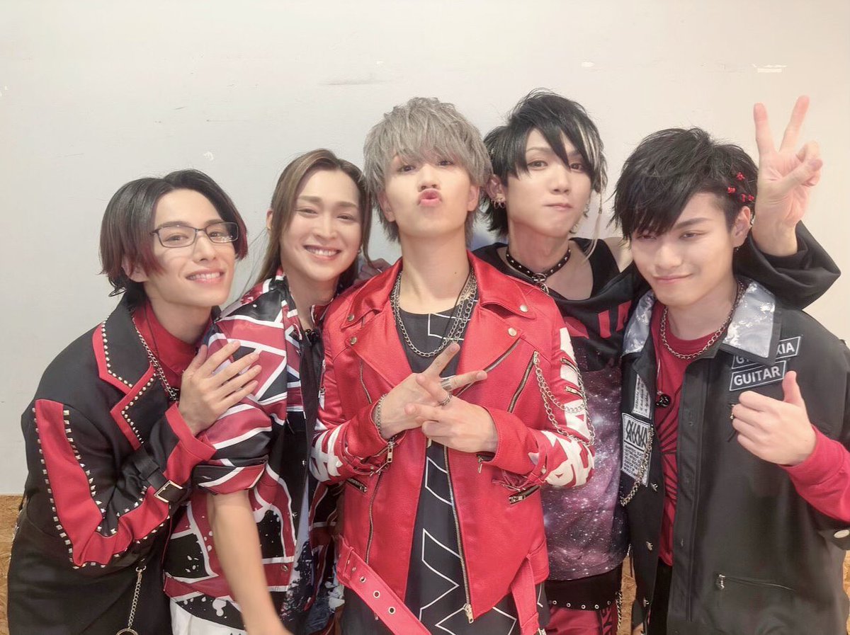 aKihiRo1610's tweet photo. GYROAXIA、本日でお披露目から5年が経ちました。

皆���んのおかげでいつも素敵な景色を見ることができています。

本当にありがとうございます。

これからも一緒に進んでいきましょうね！！🔥👑

#GYROAXIA
#GYROAXIA5周年 https://t.co/zjb7AXRCBa