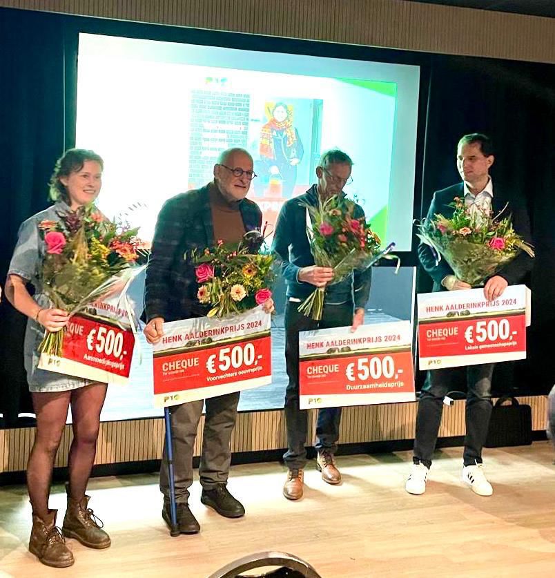 Congratulations to our Vice President <a href="/BJMvanEssen/">Ben van Essen</a> on being awarded as a Rural Ambassador at a conference of the larger Municipals yesterday. 👏
Ben represents ERCA on the <a href="/EURuralPact/">EU Rural Pact</a> Coordination Group and is advisor to the Board of LVKK in the Netherlands 
#RuralCommunities
