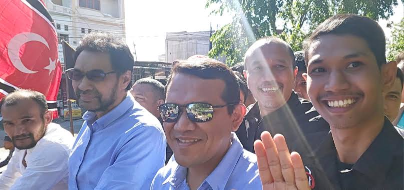 maop46's tweet photo. @Rizieq_Sangean Soal bendera bintang bulan diaceh itu udah biasa bro.
Gak usah bacot. https://t.co/ZK44ezx4zv