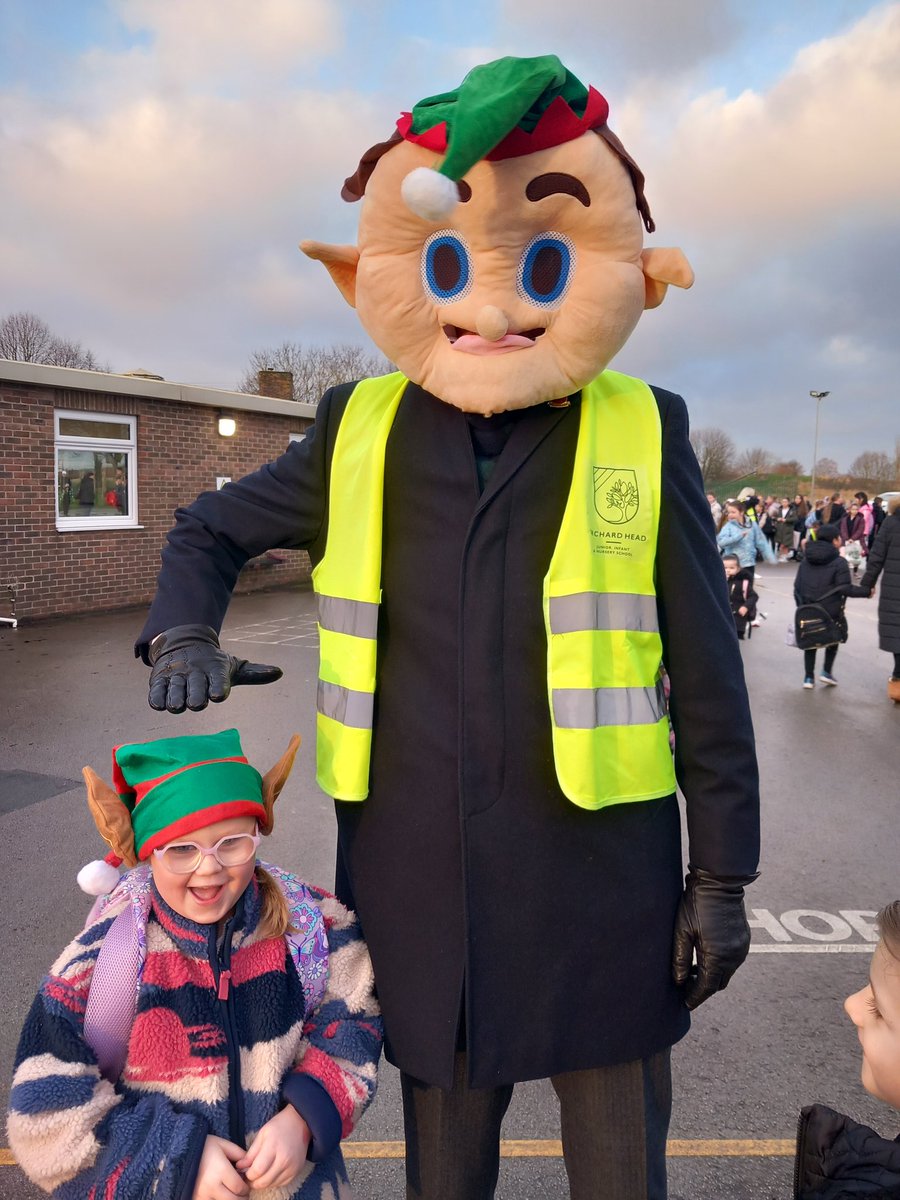 Orchard_Head's tweet photo. 🎅 The Elf made a special appearance for the morning welcome on the playground today! 🌟 All set for the Elf Run in support of @pwhospice 🏃♀️💖 #ElfRun #PrinceOfWalesHospice #FestiveFun #MakingSpiritsBright https://t.co/AmGAmYaBzY
