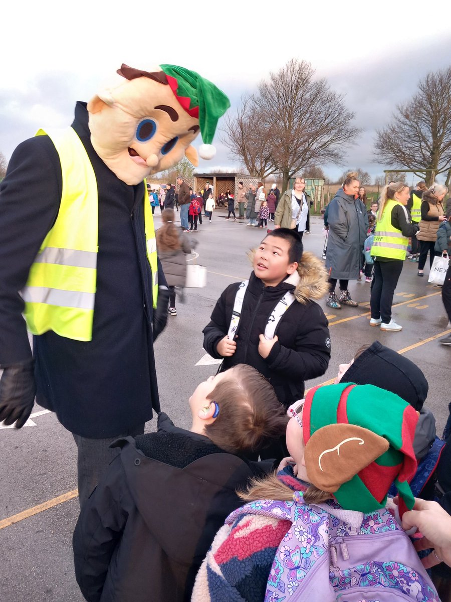 Orchard_Head's tweet photo. 🎅 The Elf made a special appearance for the morning welcome on the playground today! 🌟 All set for the Elf Run in support of @pwhospice 🏃♀️💖 #ElfRun #PrinceOfWalesHospice #FestiveFun #MakingSpiritsBright https://t.co/AmGAmYaBzY