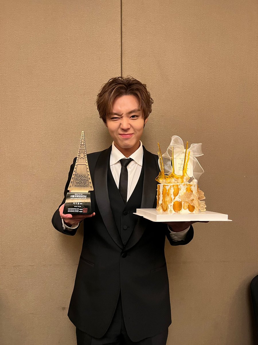 YY엔터테인먼트 tweet media