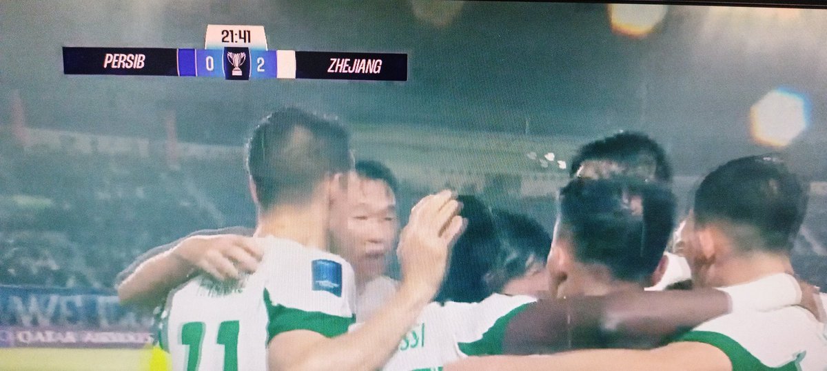 wielplay's tweet photo. Aduh bobol lagi
0 : 2 Persib vs Zhejiang 
Ayo masih bisa Persib! https://t.co/Fgl65AueUx