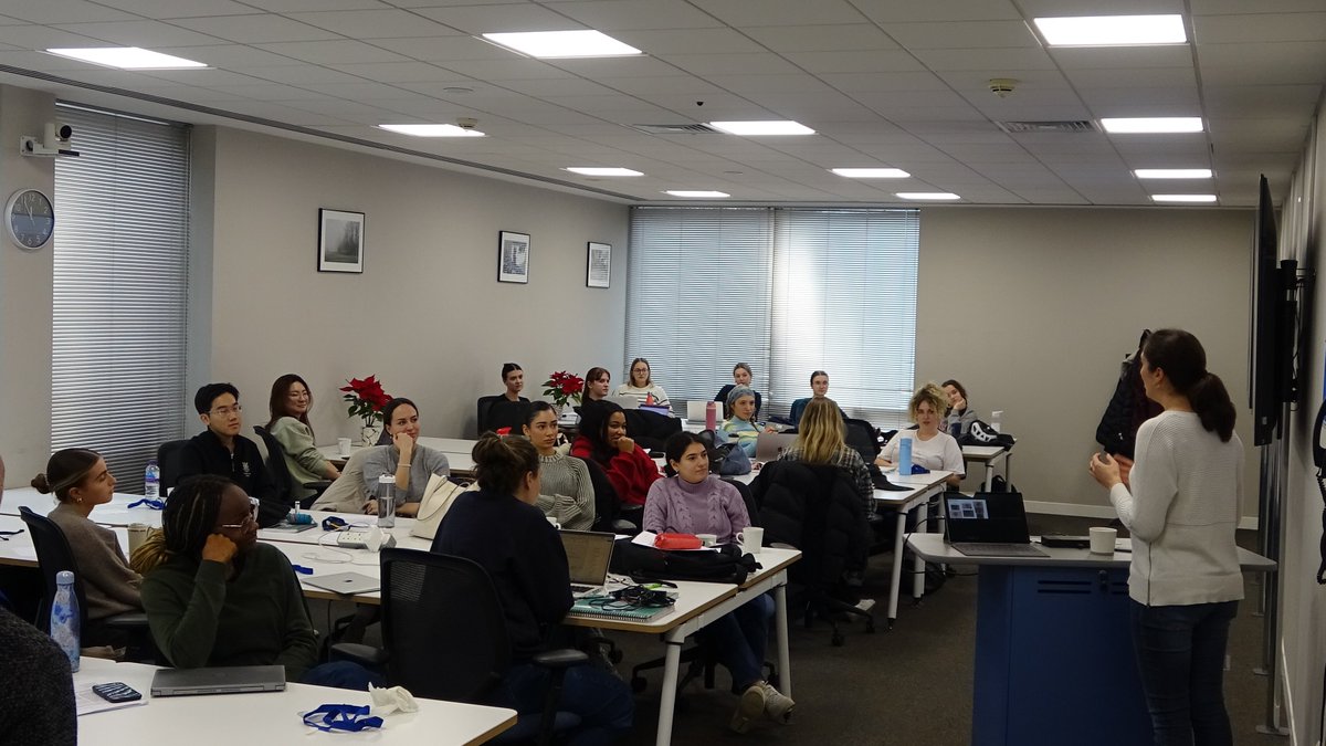 Ox_MSc_ClinEmb's tweet photo. In depth discussions around the outcomes of yesterday's practical on the impact of using retinoid products &amp; alcohol consumption during pregnany @BecDragovic @Ox_wrh @kcowardoxford #DeepLearning #smallgroupdiscussion #pregnancy https://t.co/QEEE2Spjjp